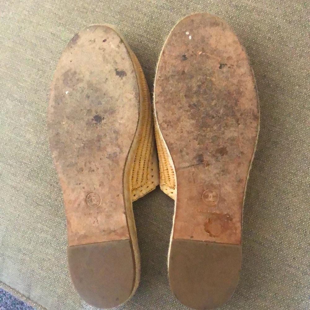CHANEL SLIDES - Picture 2 of 11
